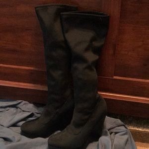 Use twice , very nice and comfy, wedge heels